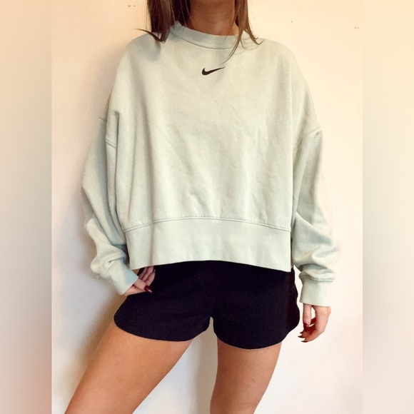 Nike Green Center Swoosh Crewneck Sweater Cropped Oversized Large - Picture 5 of 5